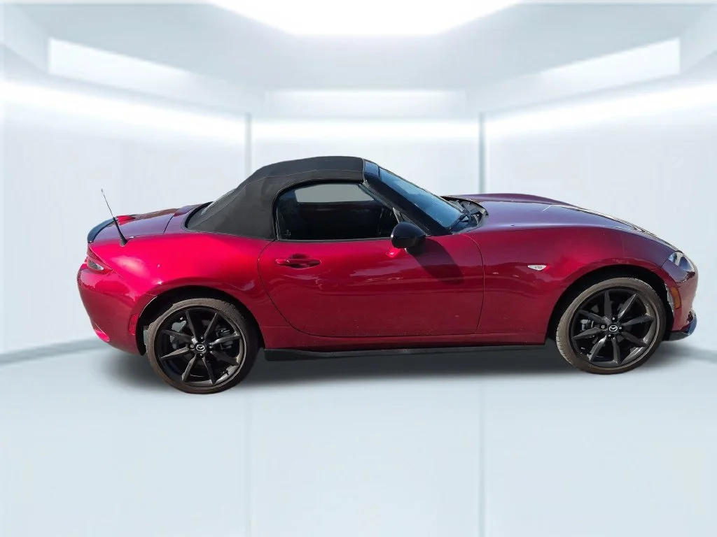 Used 2023 Red Mazda Club image 7