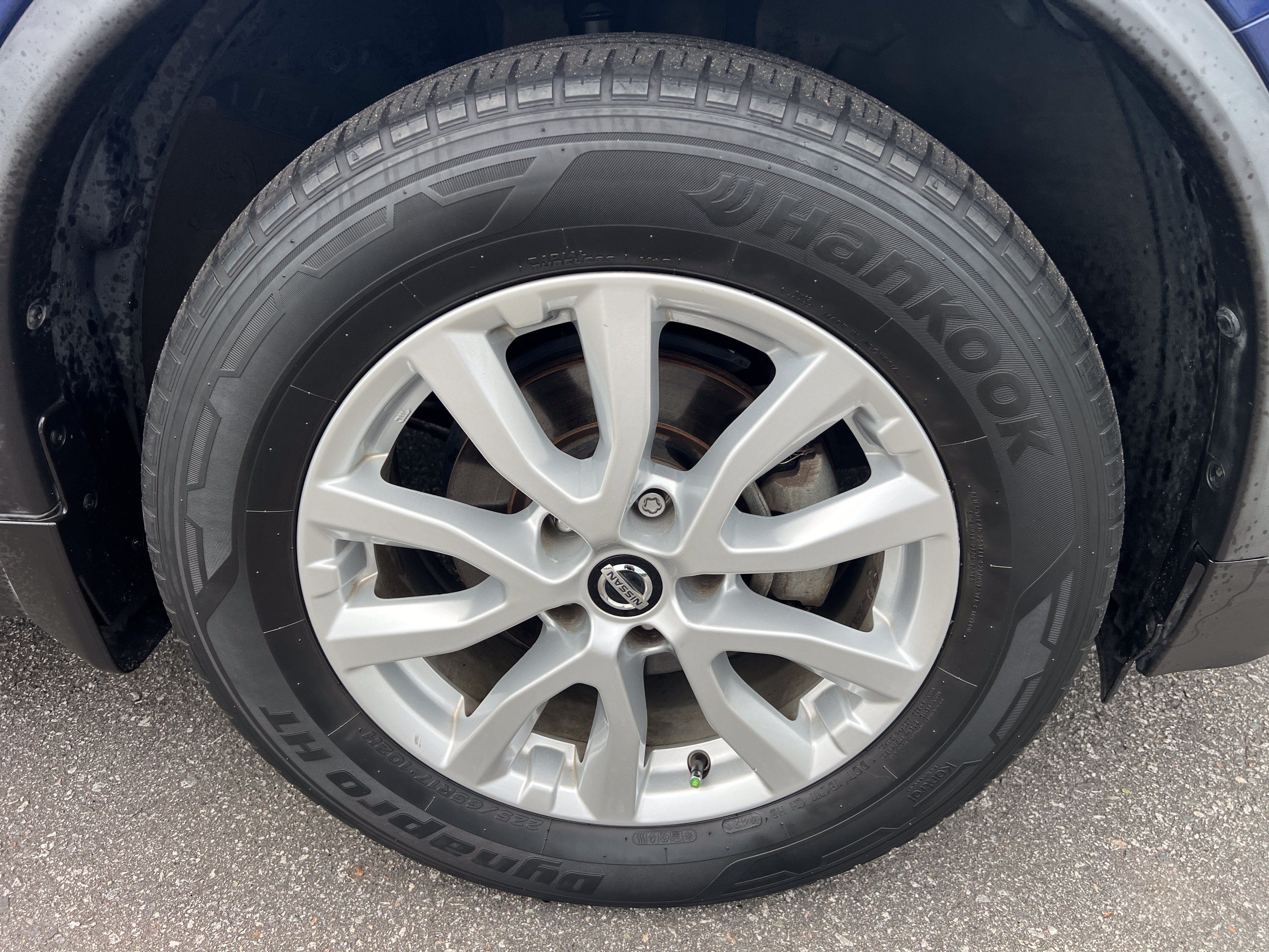 Used 2019 Caspian Blue Metallic Nissan SV image 12