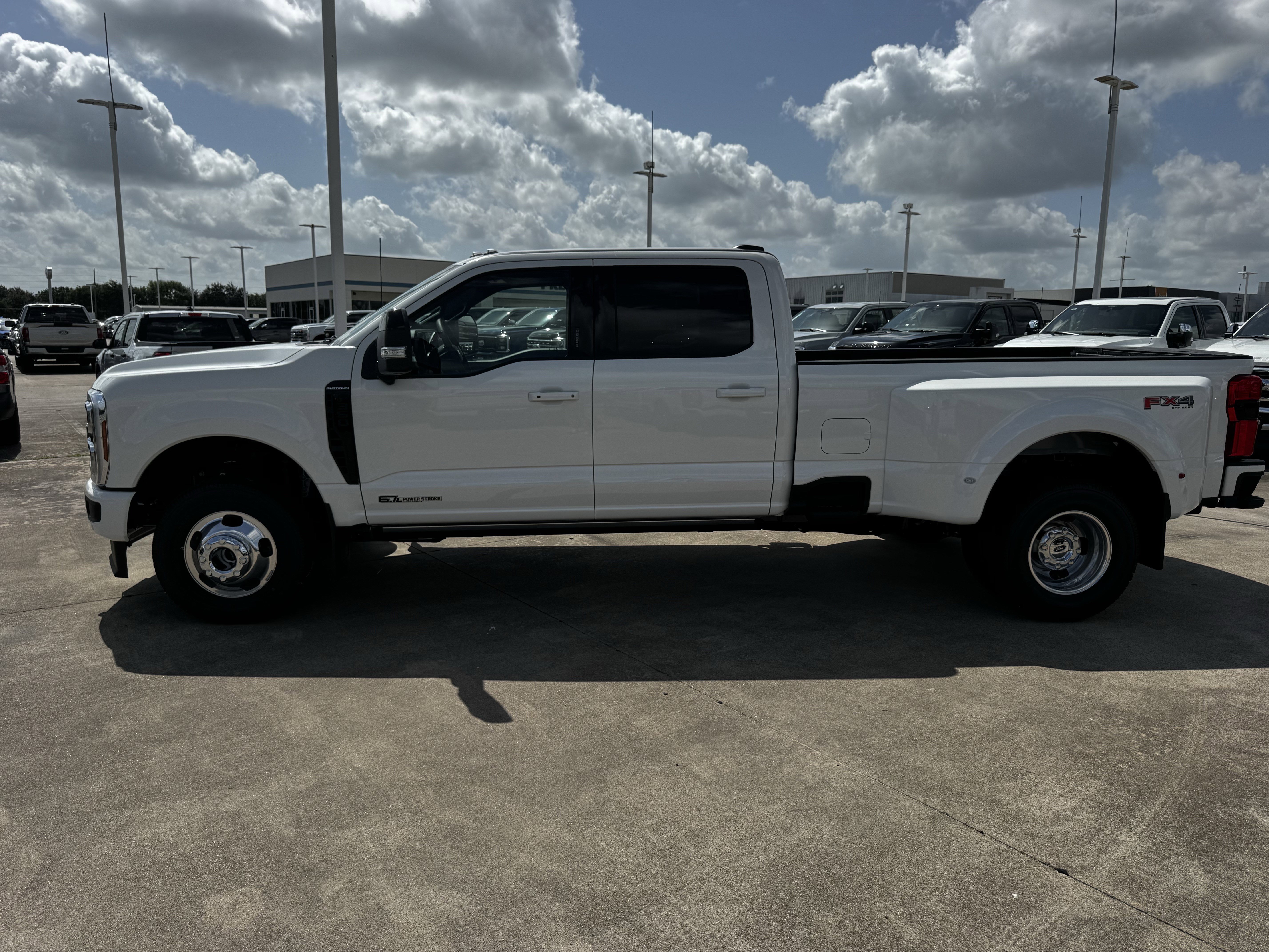New 2026 Star White Metallic Tri-Coat Ford Platinum image 6