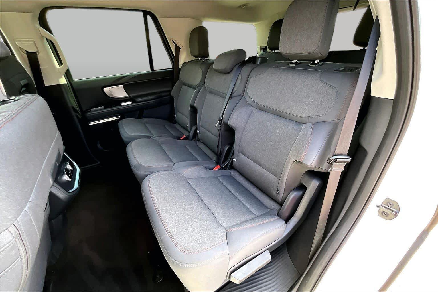Used 2025 Oxford White Ford Active image 20