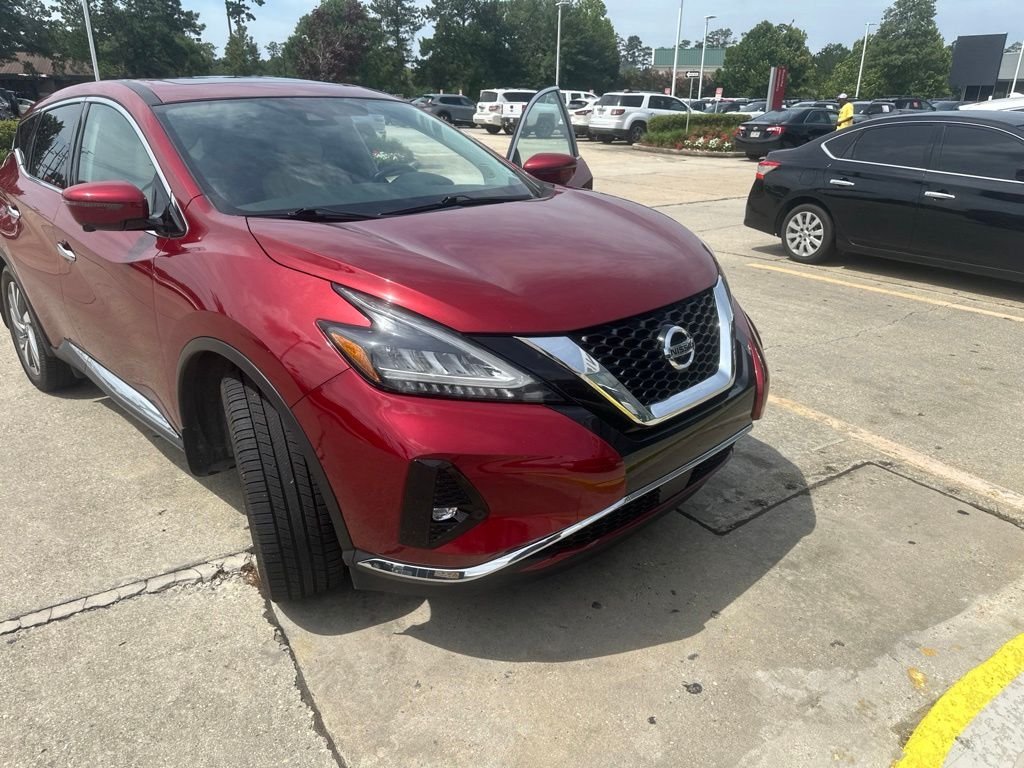 Used 2021 Red Nissan SL image 2