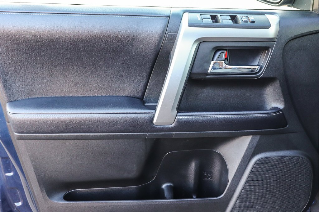 Used 2019 Nautical Blue Metallic Toyota SR5 Premium image 24