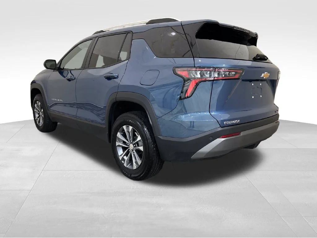 Used 2025 Blue Chevrolet LT image 3
