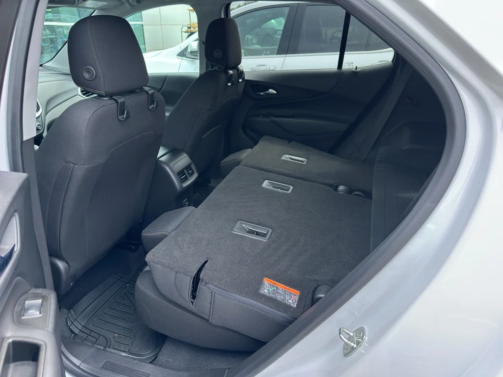 Used 2022 Summit White Chevrolet LT image 5