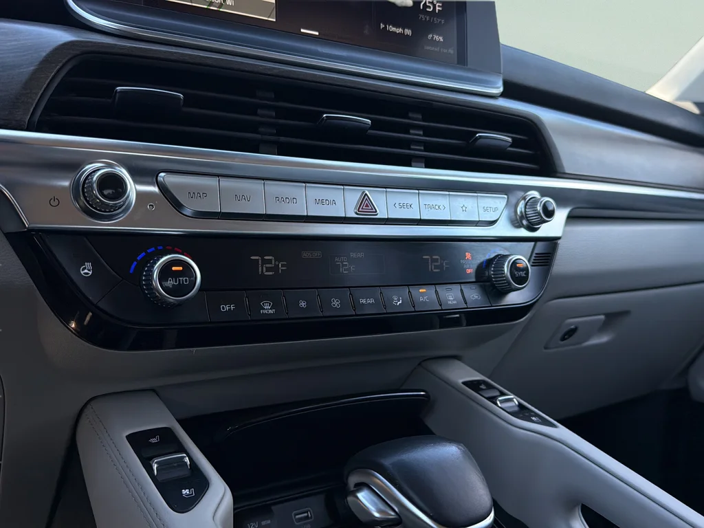 Used 2020 Gravity Gray Kia EX image 14