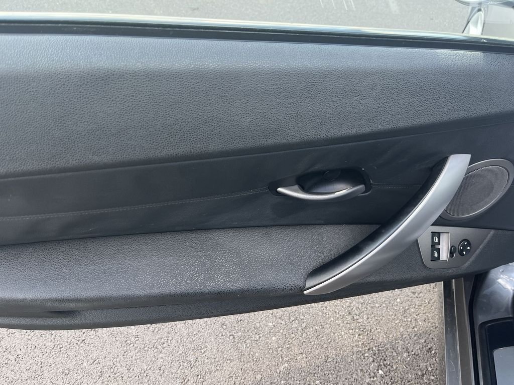Used 2004 Gray BMW 2.5i image 13