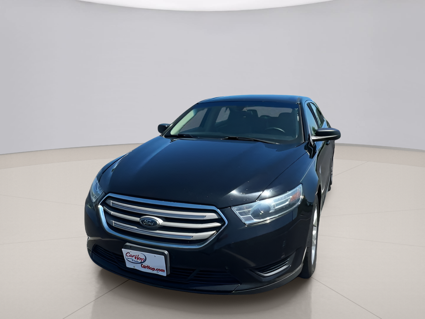 2017 Ford Taurus SE photo 2