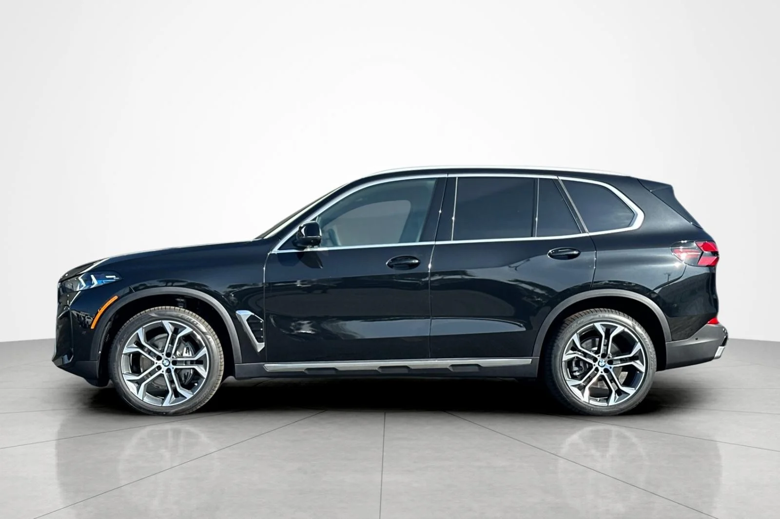 New 2026 Black Sapphire Metallic BMW sDrive40i image 2