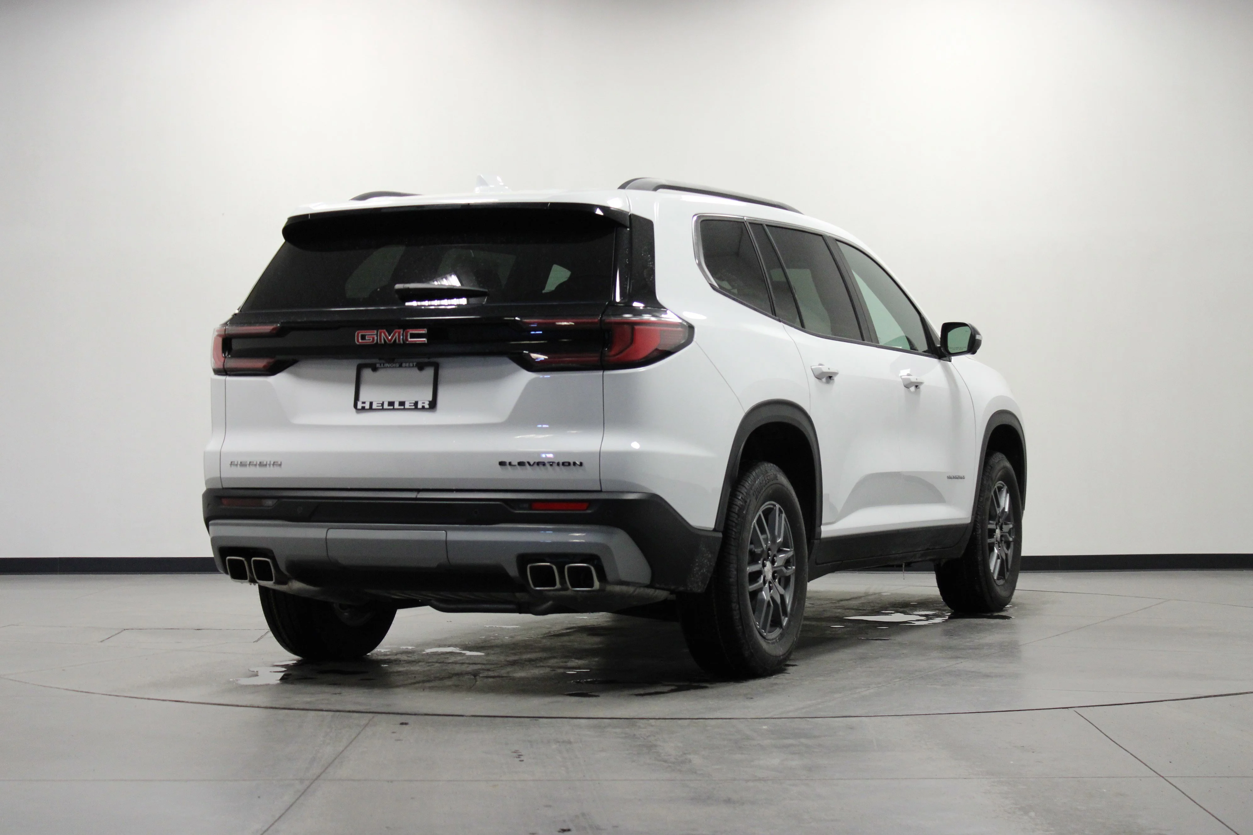 New 2025 Summit White GMC Elevation image 4