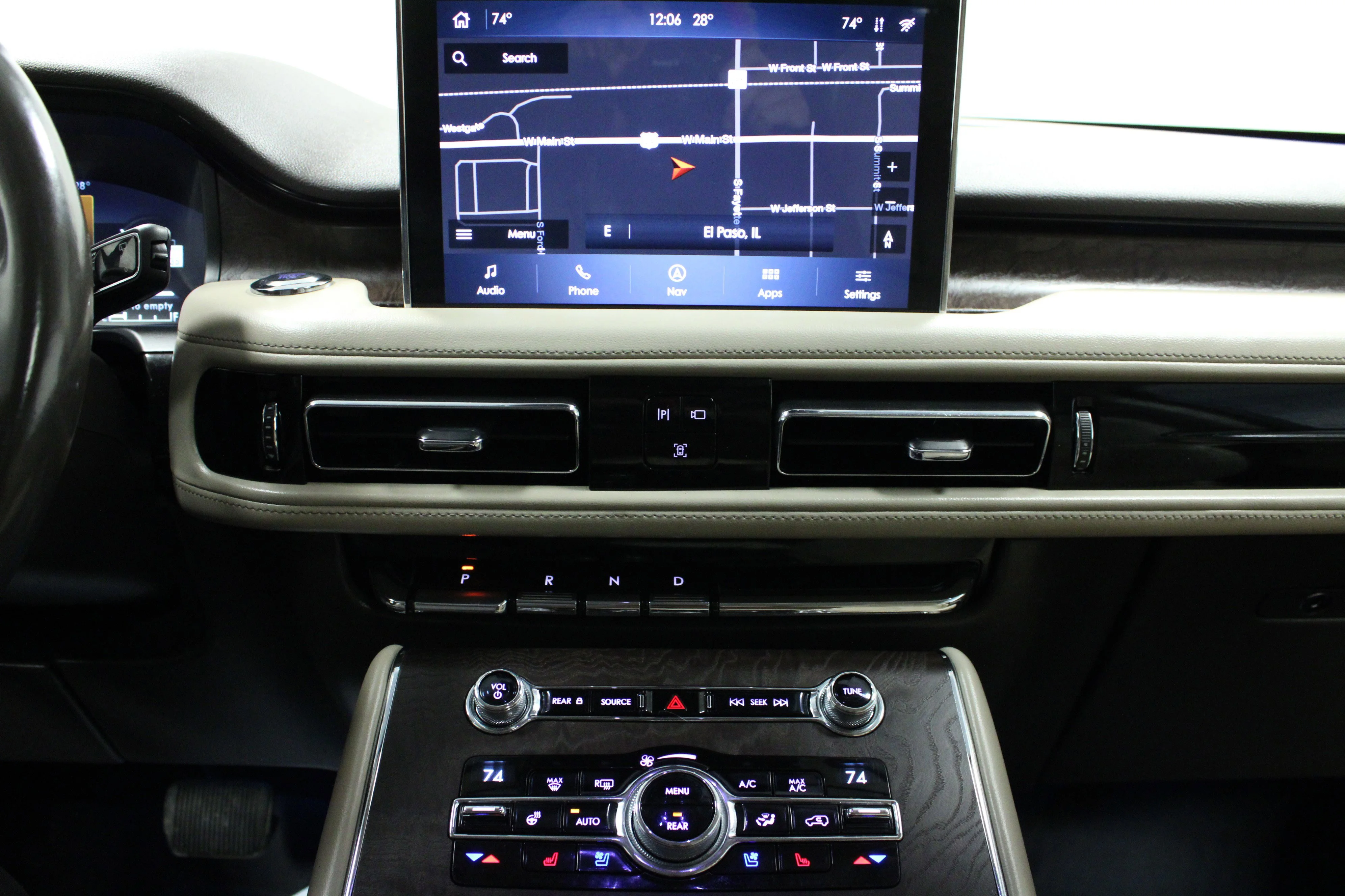 Used 2020 Black Metallic Lincoln Reserve image 23