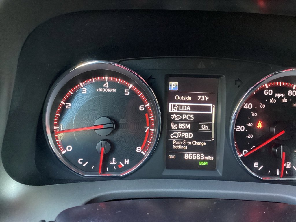 Used 2017 White Toyota SE image 13