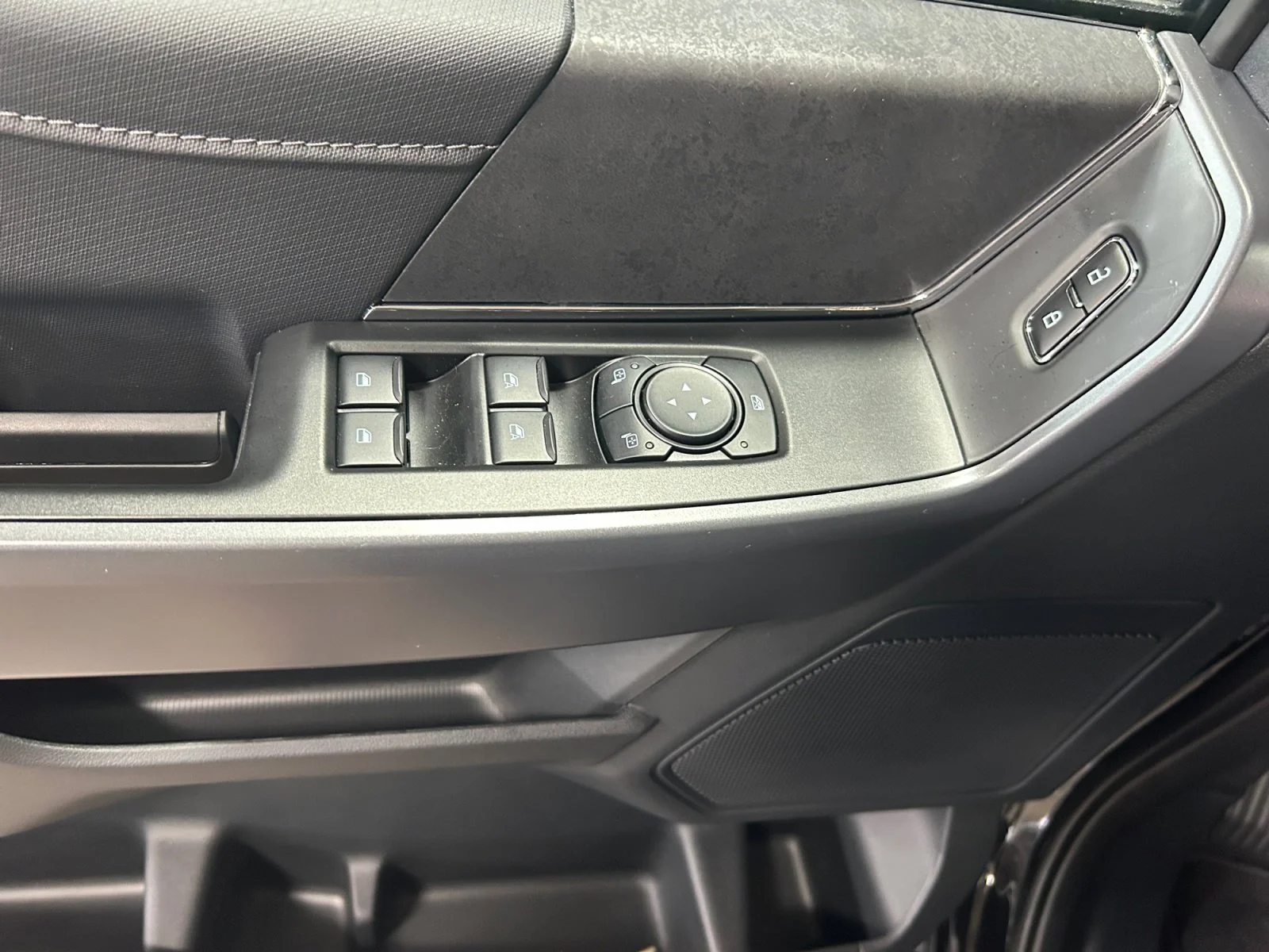 New 2026 Agate Black Metallic Ford XLT image 17