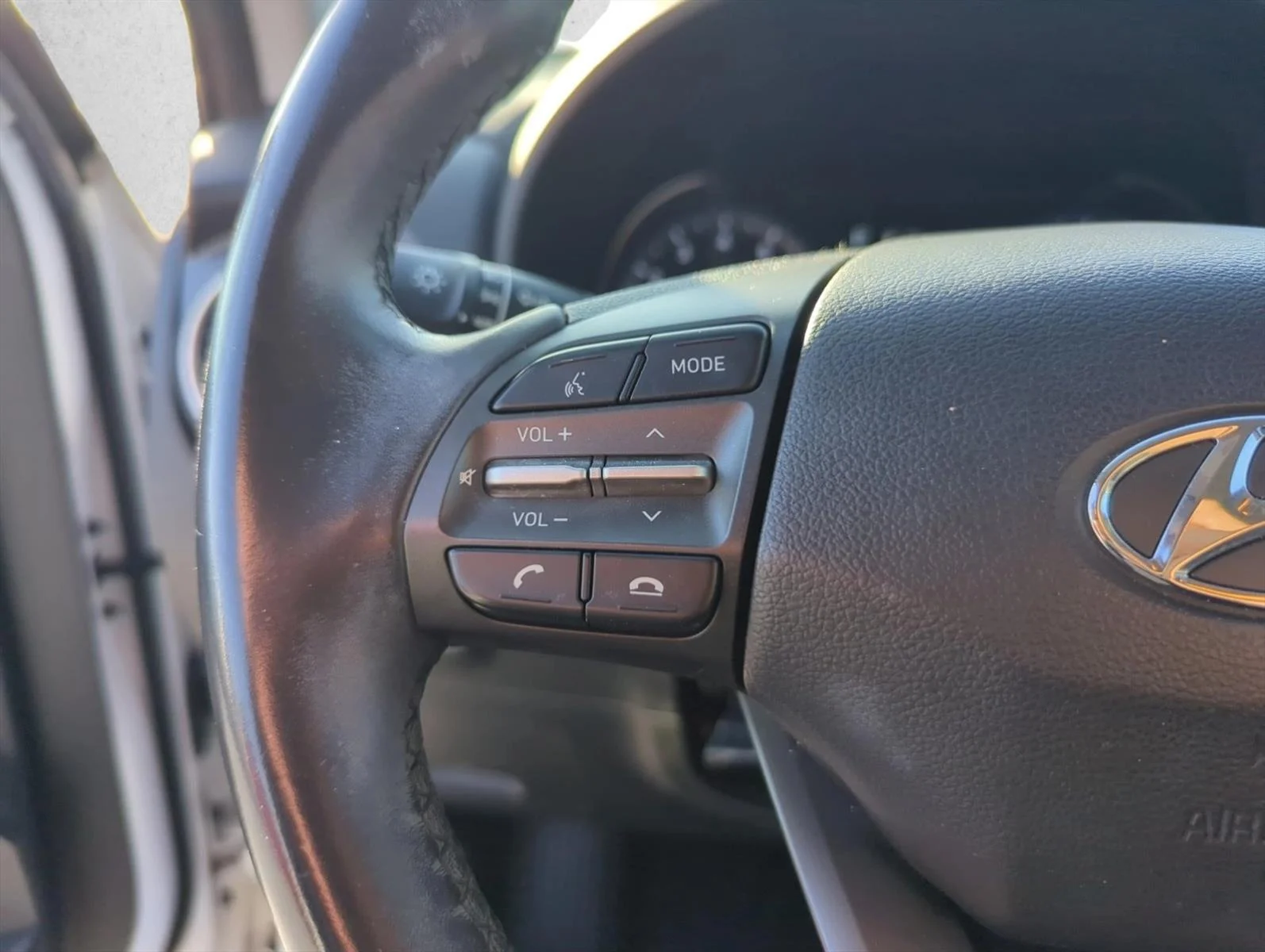 Used 2021 Lunar White Hyundai SEL image 17