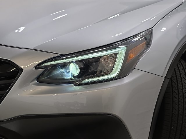 Used 2020 Ice Silver Metallic Subaru Onyx Edition XT image 31
