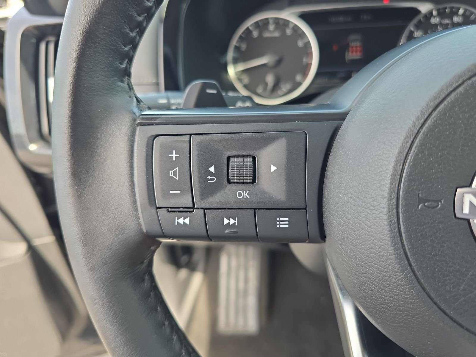 Used 2024 Black Nissan SV image 22