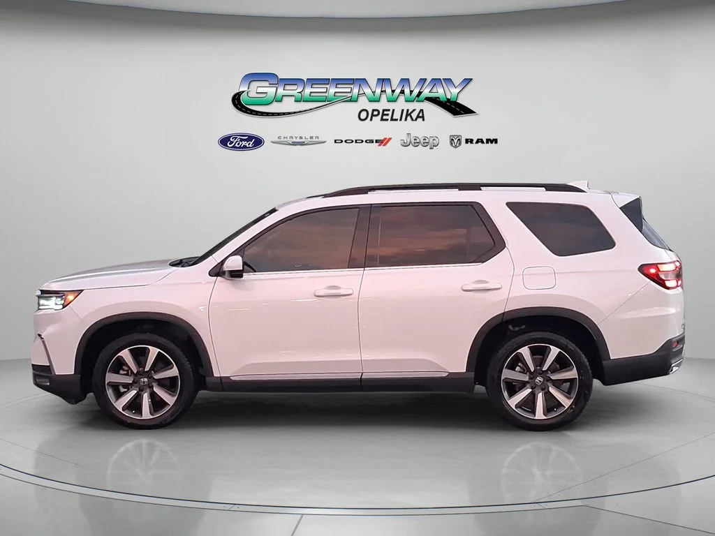 Used 2025 White Honda Touring image 4