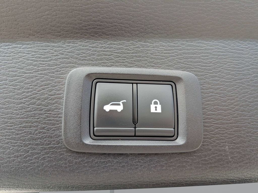 Used 2023 Gray Mitsubishi SE image 13