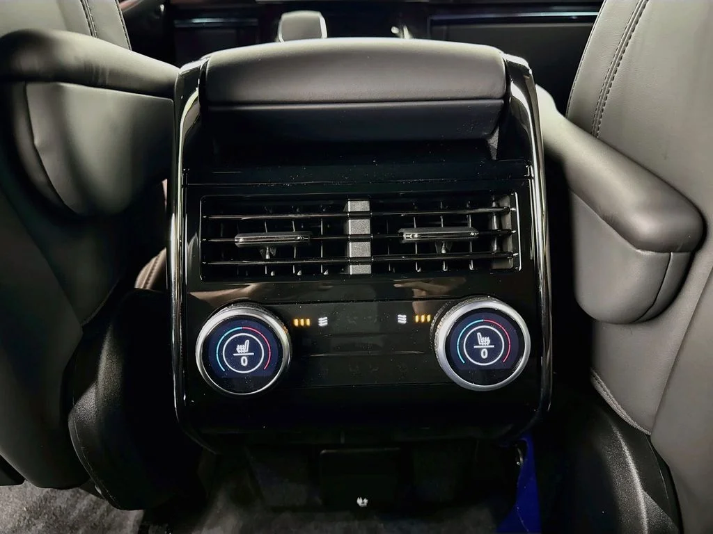 New 2026 Borasco Grey Land Rover Dynamic SE image 27