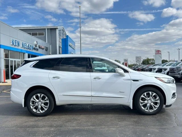 Used 2020 White Buick Avenir image 15