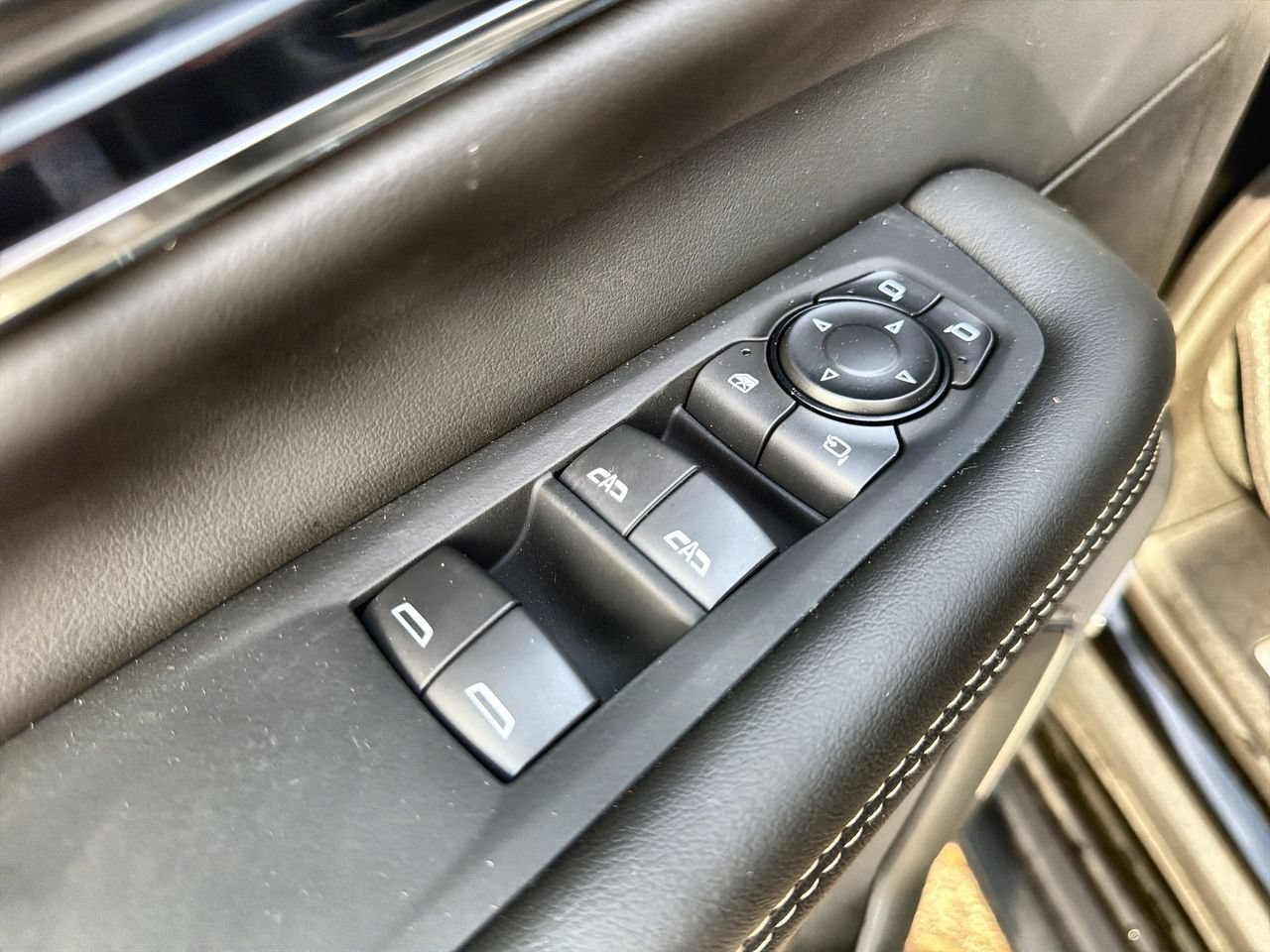 New 2026 Onyx Black GMC Elevation image 19