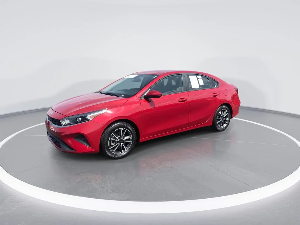 Used 2022 Red Kia LXS image 4