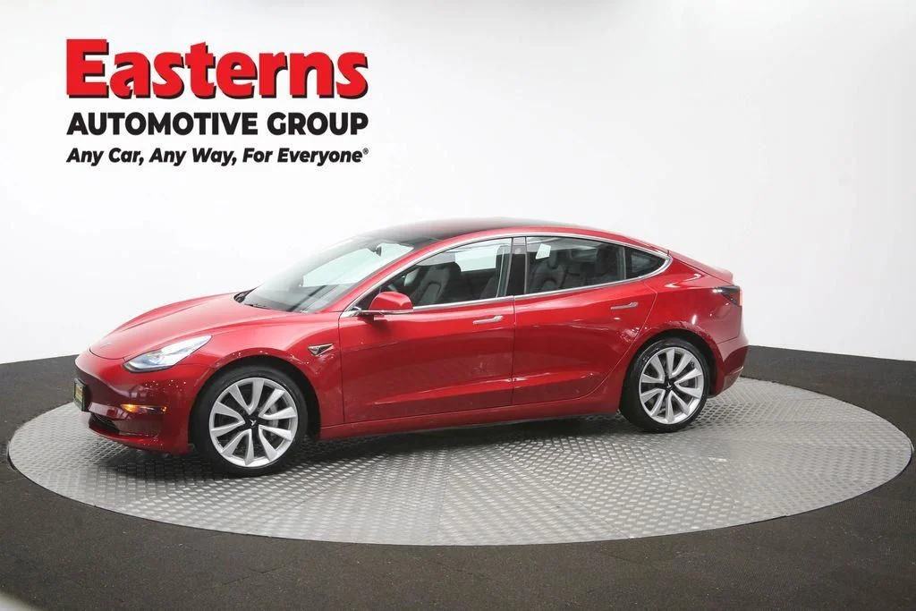 Used 2018 Red Tesla Long Range image 54