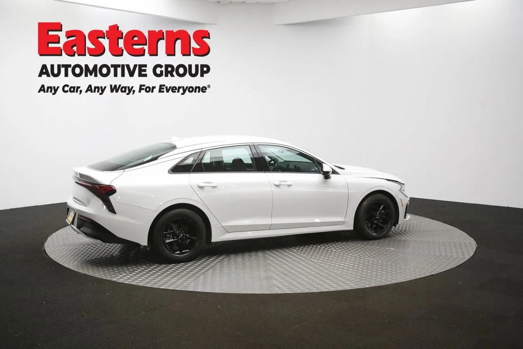 Used 2025 White Kia LXS image 44