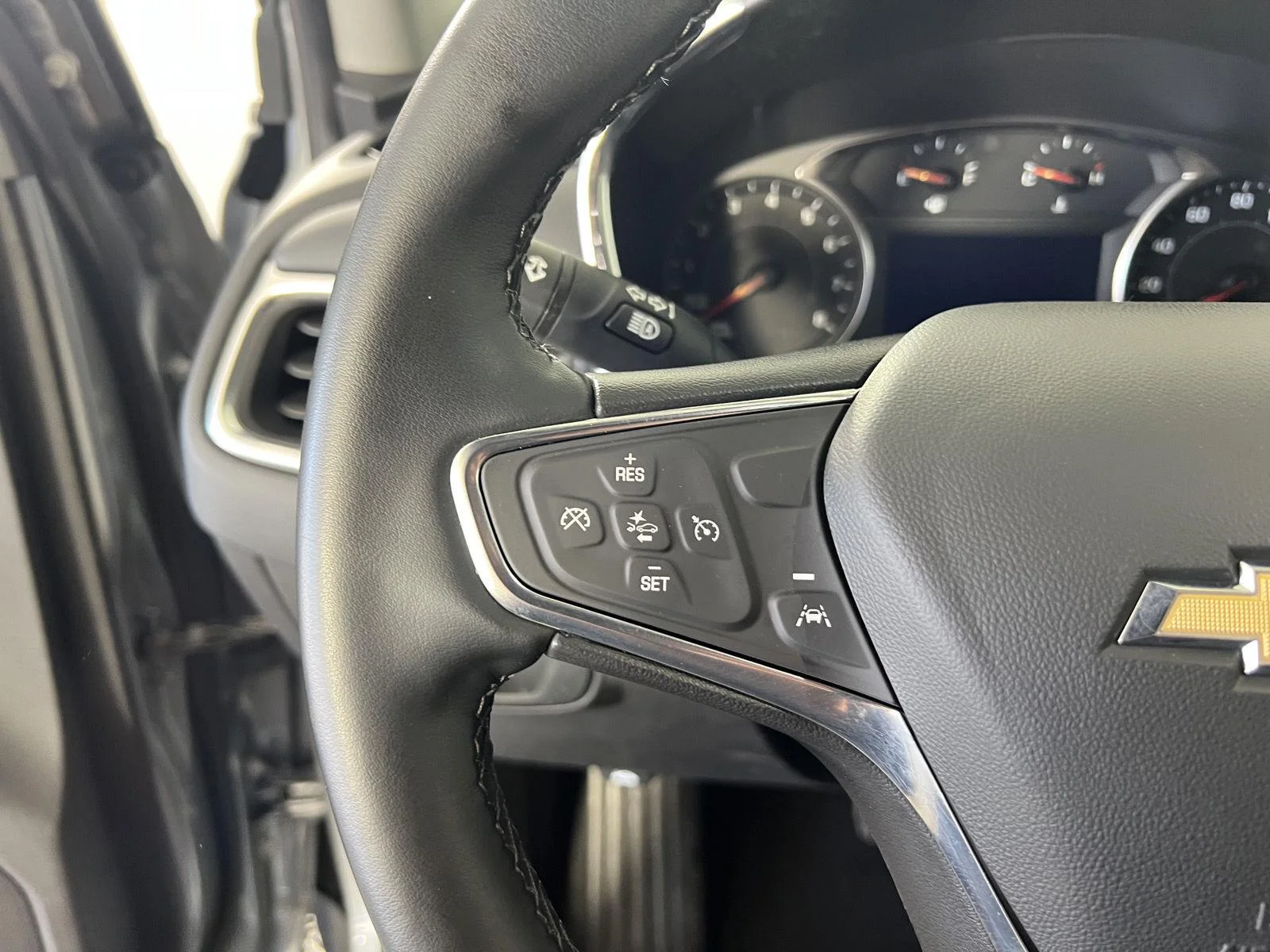 Used 2024 Sterling Gray Metallic Chevrolet LT image 8