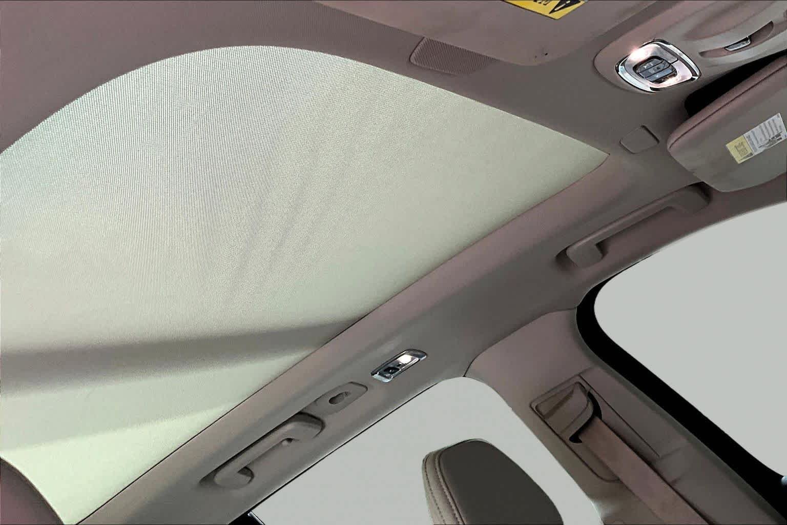 Used 2022 Birch Light Metallic Volvo Inscription image 14