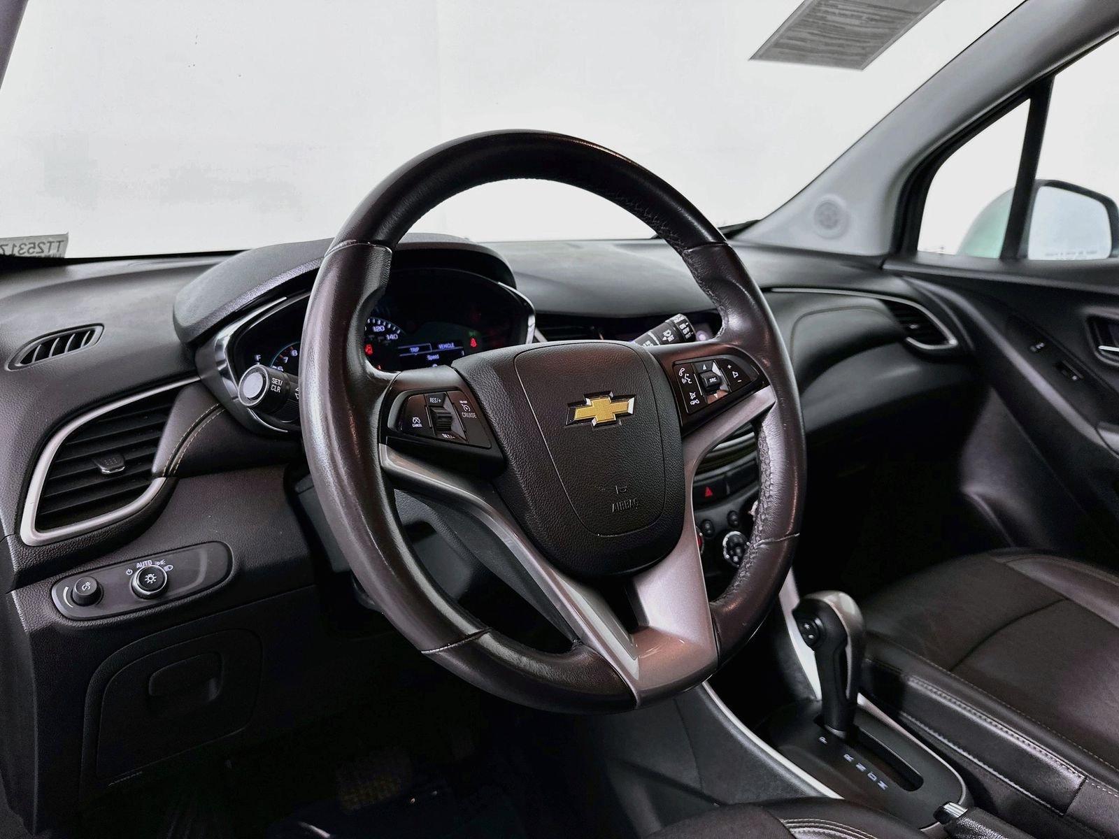 Used 2020 Silver Ice Metallic Chevrolet LT image 9