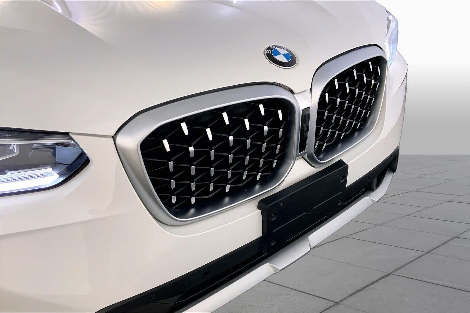 Used 2024 Alpine White BMW xDrive30i image 32