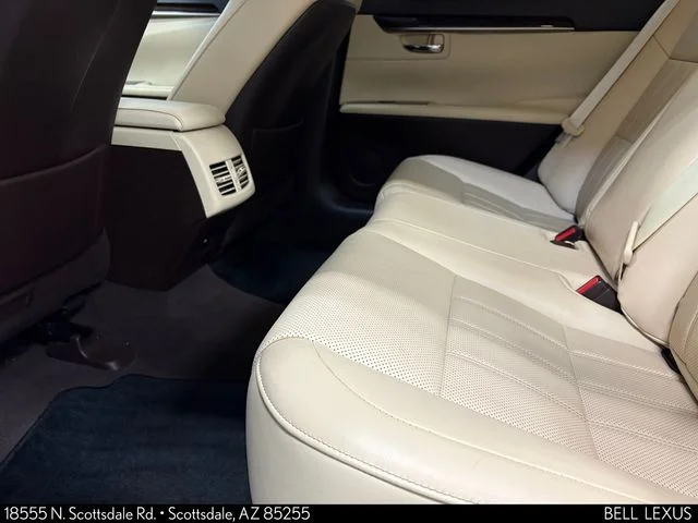 Used 2017 White Lexus 350 image 19