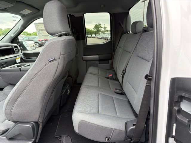 New 2026 Oxford White Ford XLT image 8