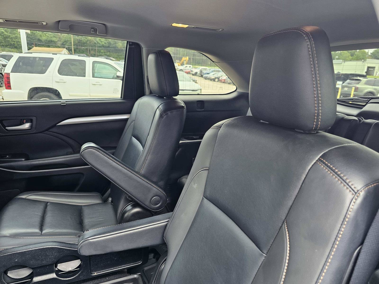 Used 2019 Black Toyota  image 34