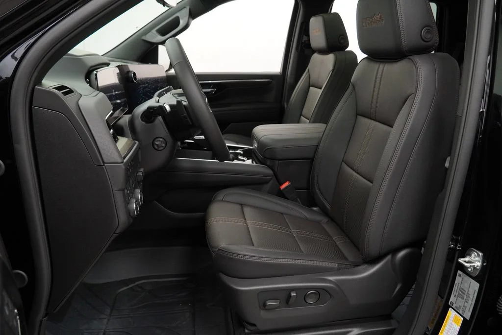 New 2026 Black Chevrolet High Country image 7