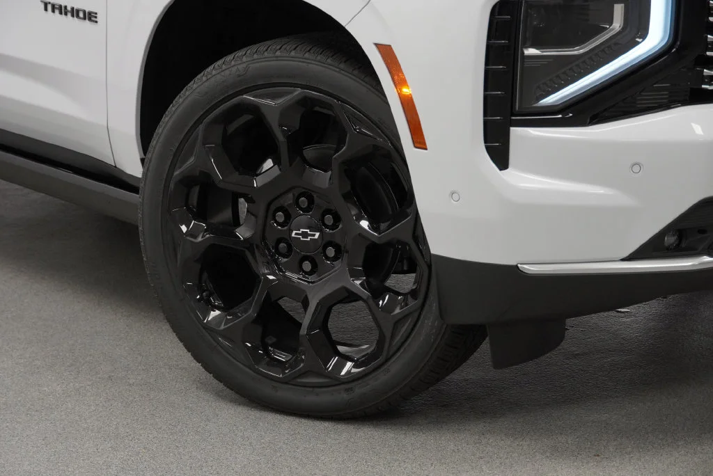 New 2026 Polar White Tricoat Chevrolet High Country image 10
