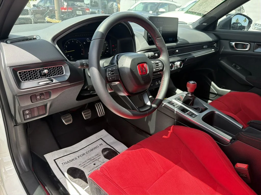 Used 2025 White Honda  image 16
