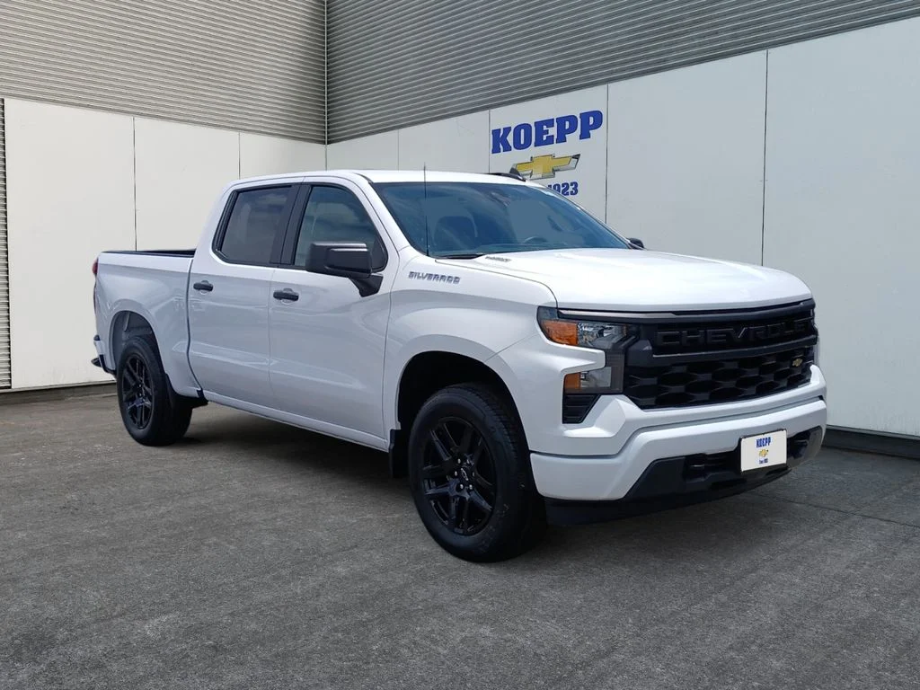 New 2026 Summit White Chevrolet Custom image 7