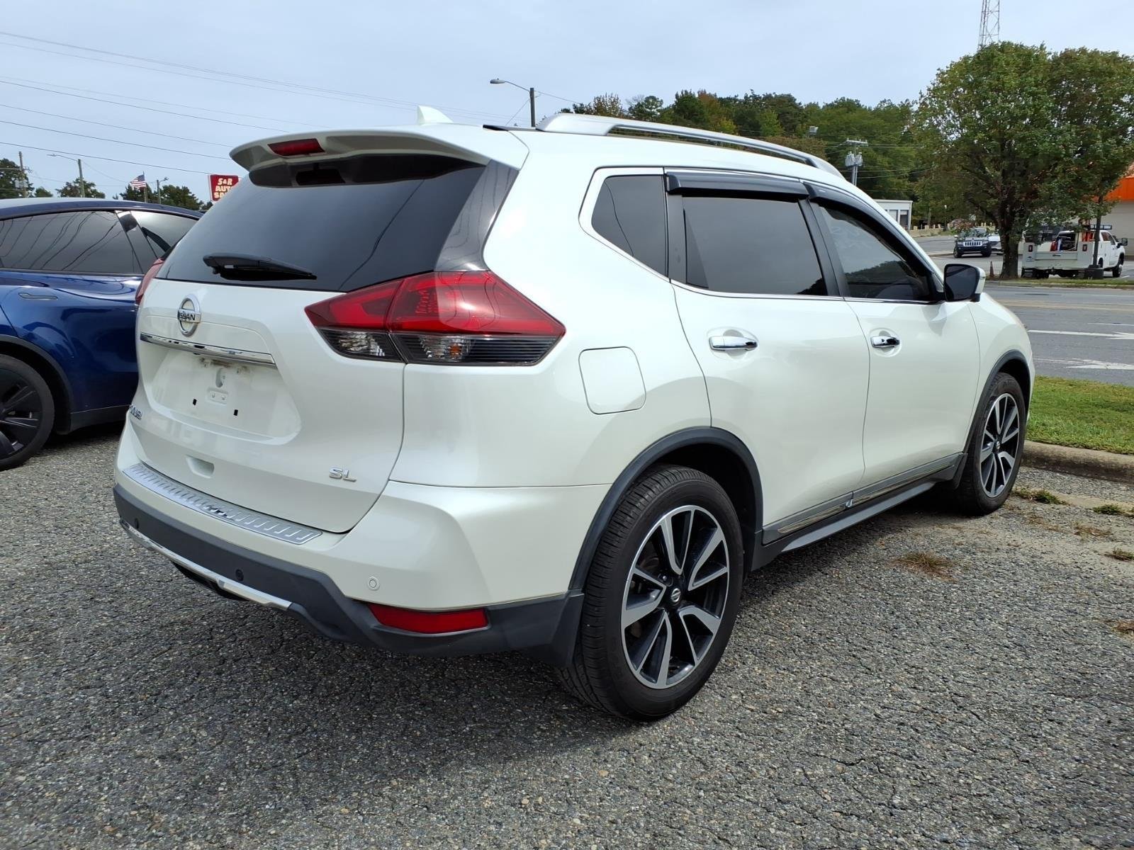 Used 2020 Pearl White Tricoat Nissan SL image 6