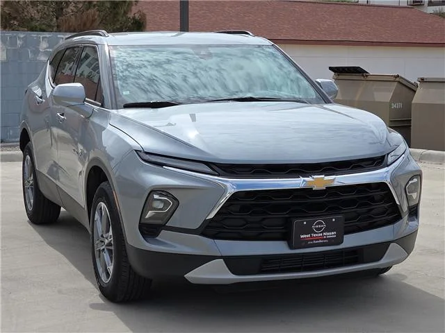 Used 2024 Sterling Gray Metallic Chevrolet LT w/2LT Front-Wheel Drive image 6