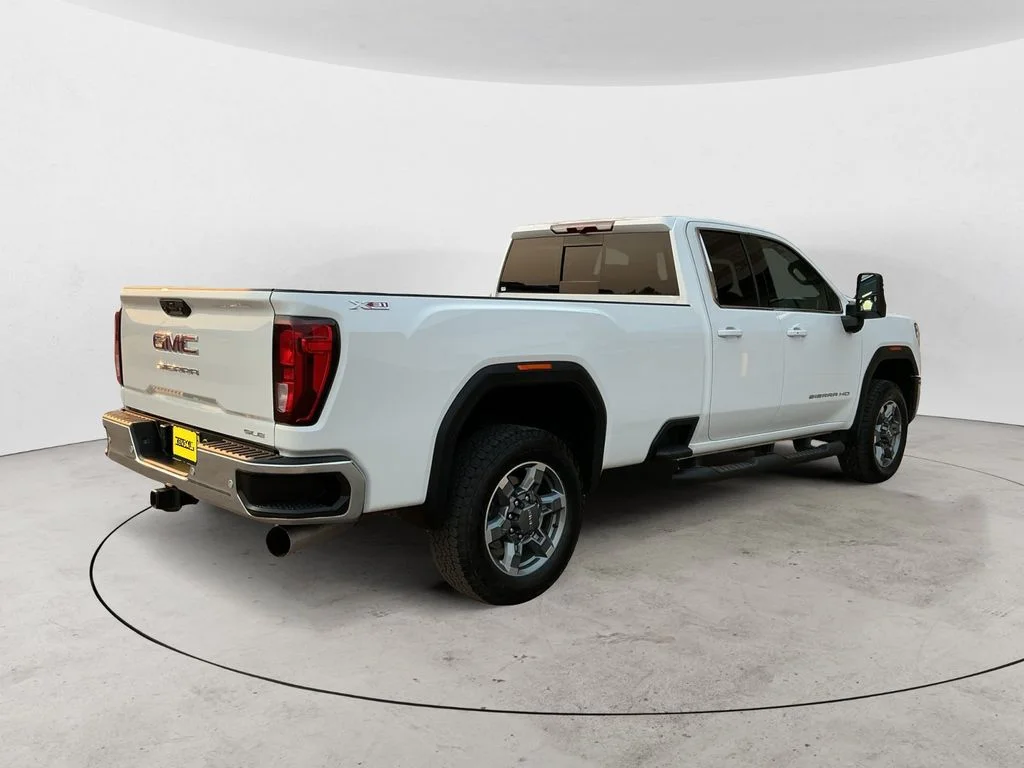 Used 2025 White GMC SLE image 5