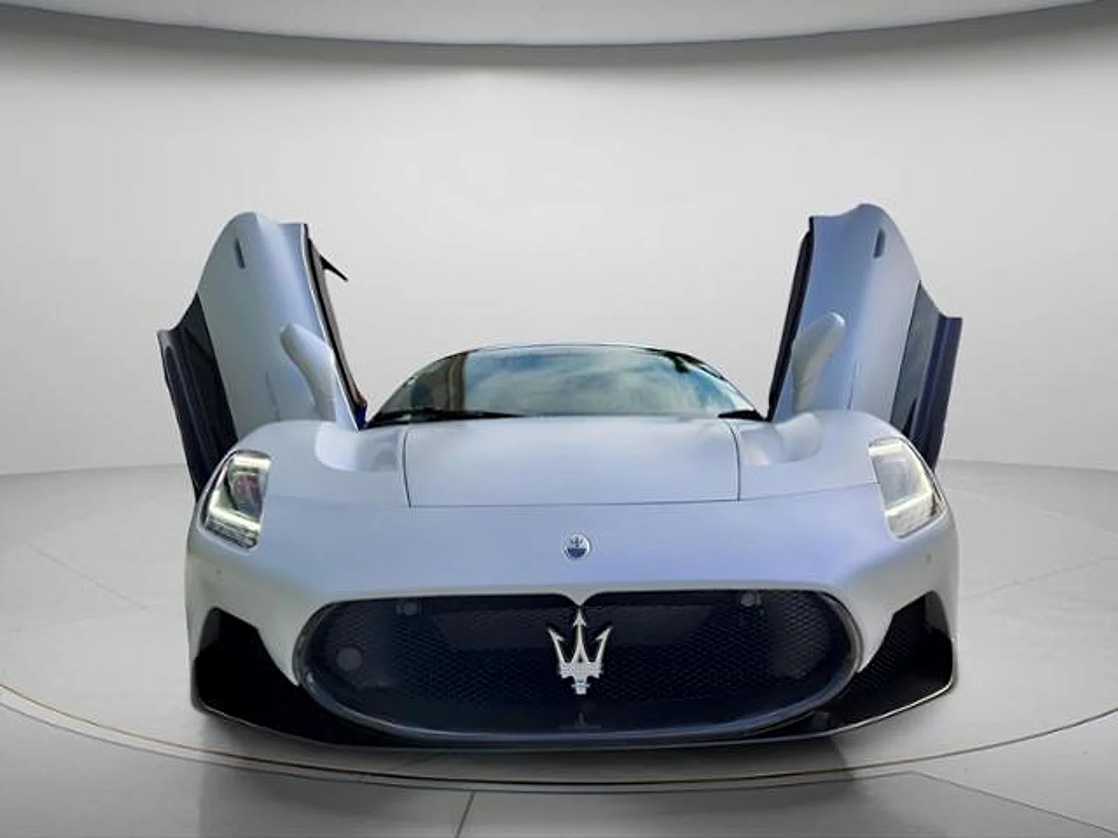 New 2022 Bianco Audace Maserati  image 8