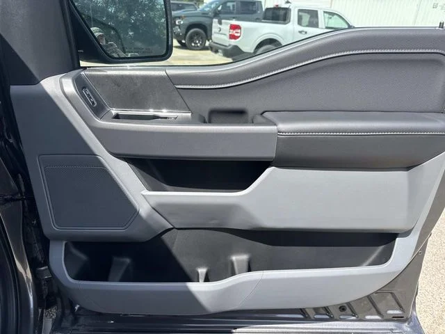 New 2026 Carbonized Gray Metallic Ford XLT image 29