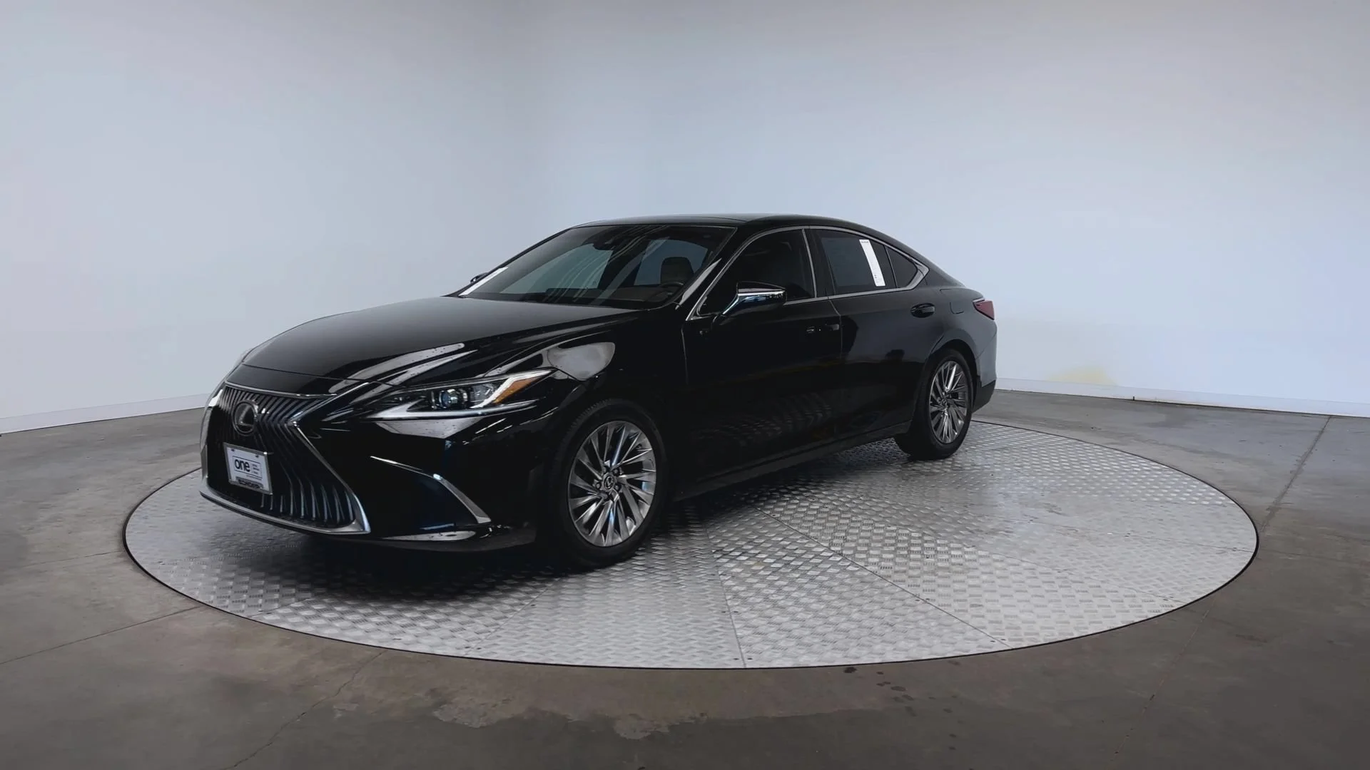 Used 2020 Obsidian Lexus ES 350 Luxury image 4