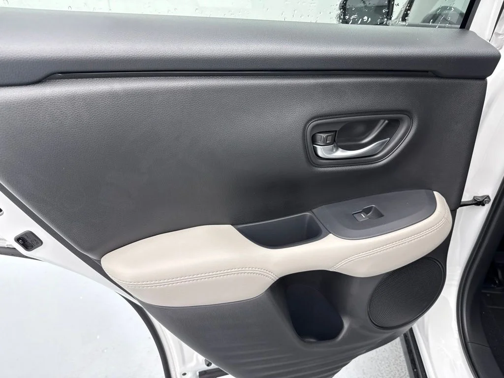 New 2027 Platinum White Pearl Honda LX image 15