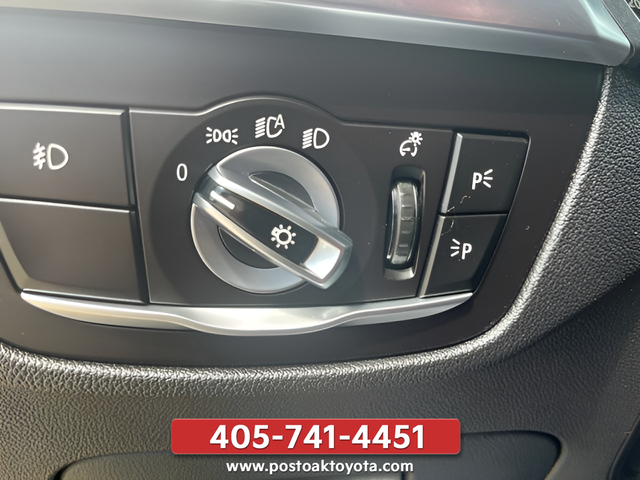 Used 2019 Brown BMW xDrive30i image 11
