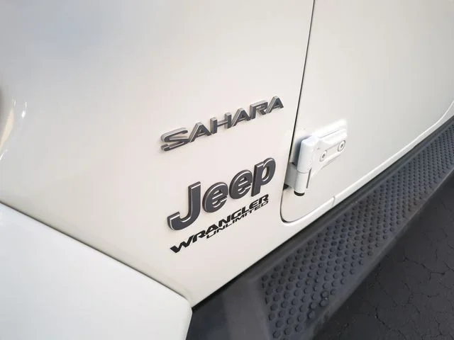 Used 2019 White Jeep Unlimited Sahara image 8
