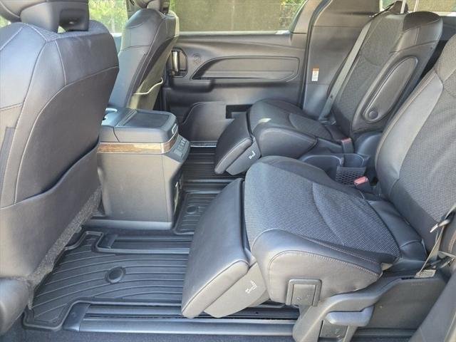 2025 Toyota Sienna Platinum - Photo 22