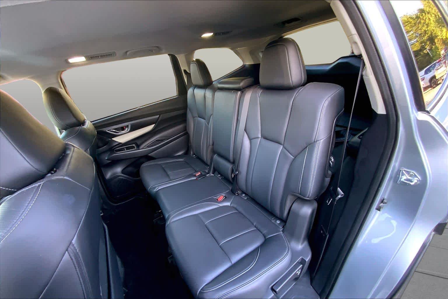 Used 2021 Ice Silver Metallic Subaru Limited image 18