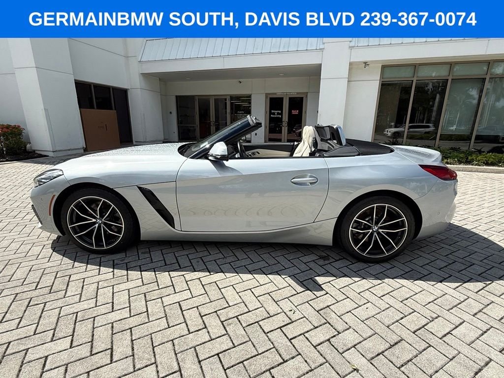Used 2021 Glacier Silver Metallic BMW sDrive30i image 19